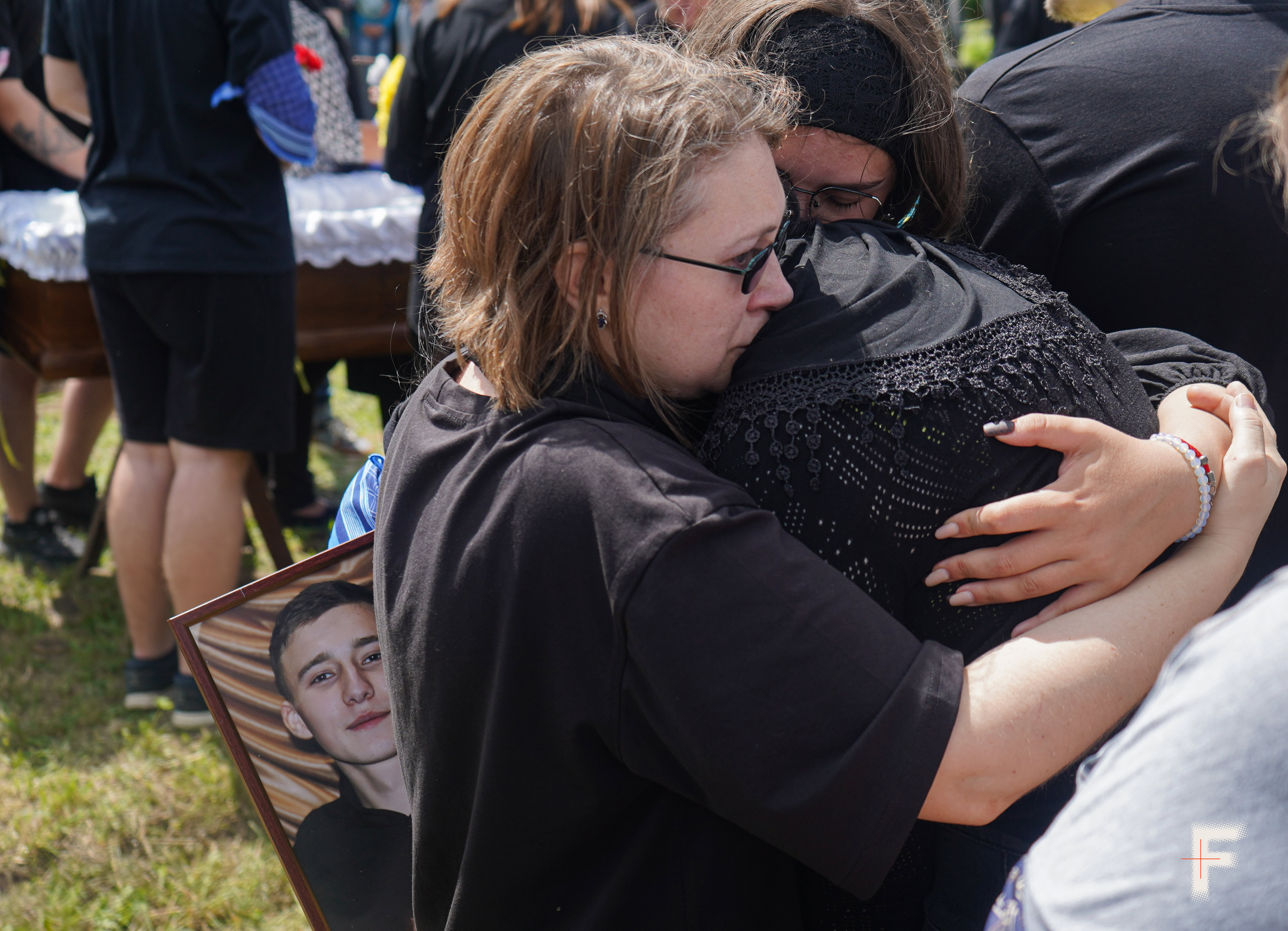 “I took this photo for graduation, not for a funeral” – a reporter on how Ukrainians are losing their youth