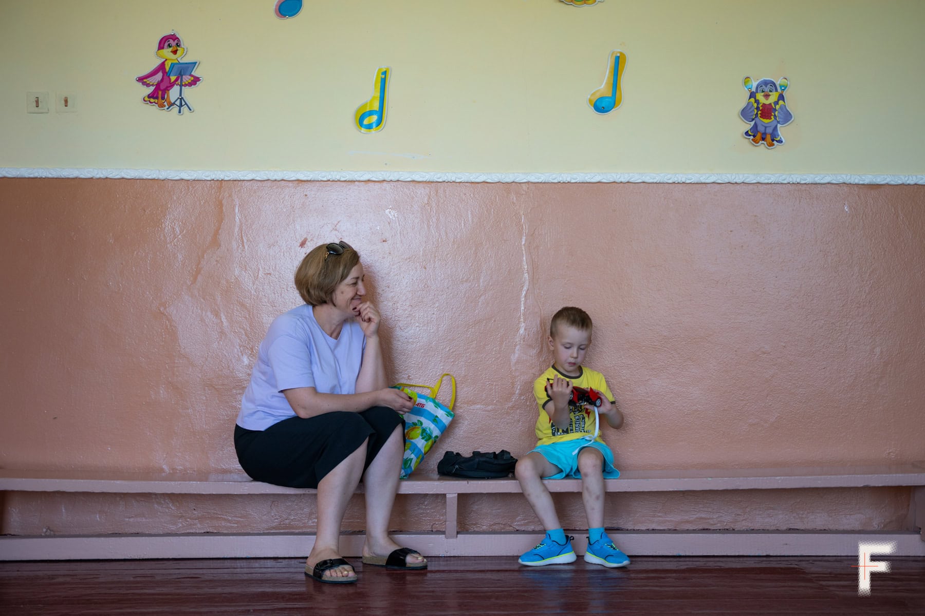 “I’m here so people don’t feel abandoned” – volunteer medics from Kyiv step in to provide aid to frontline regions.