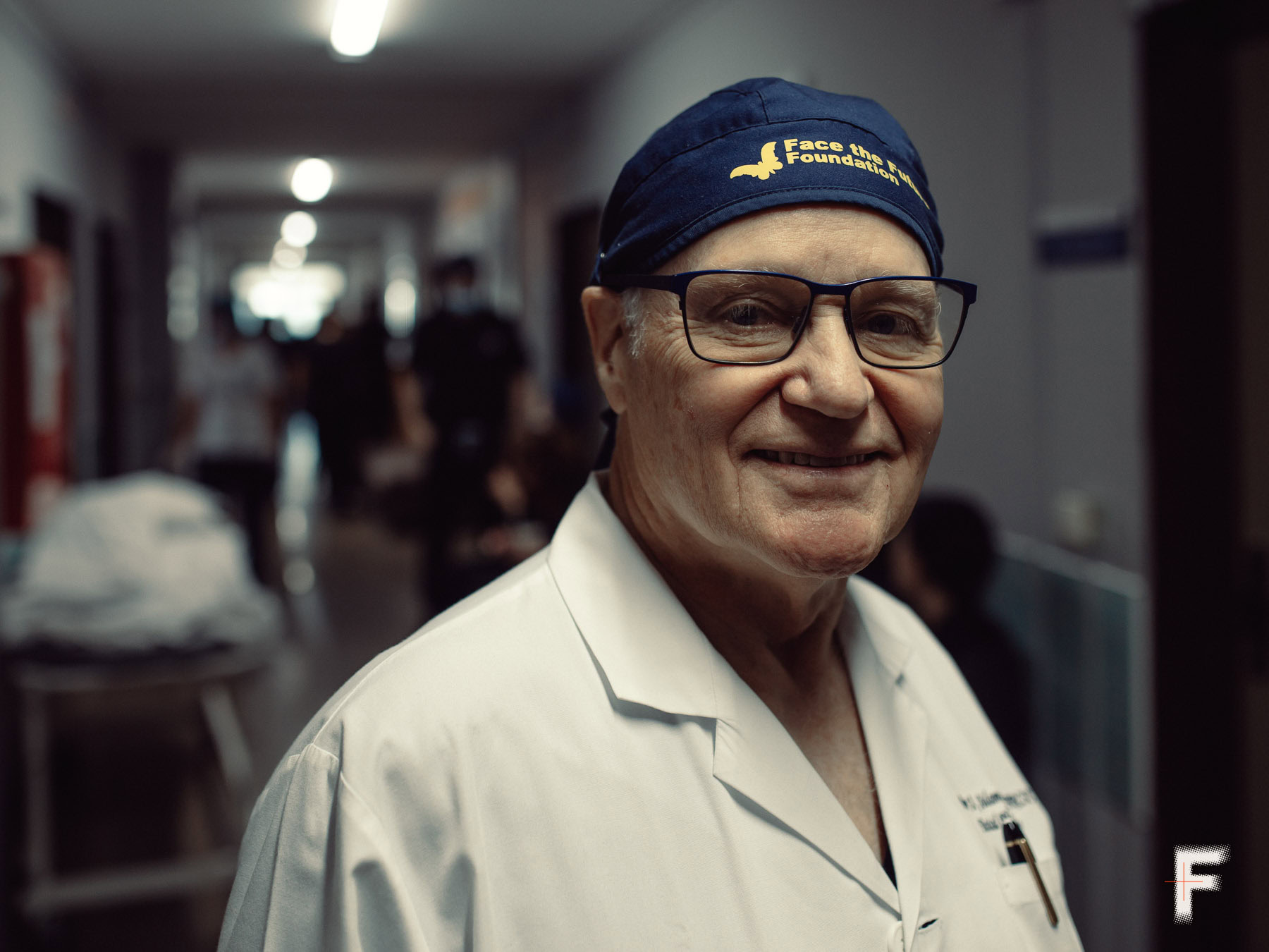 Портрет засновника благодійної фундації Пітер Адамсон.