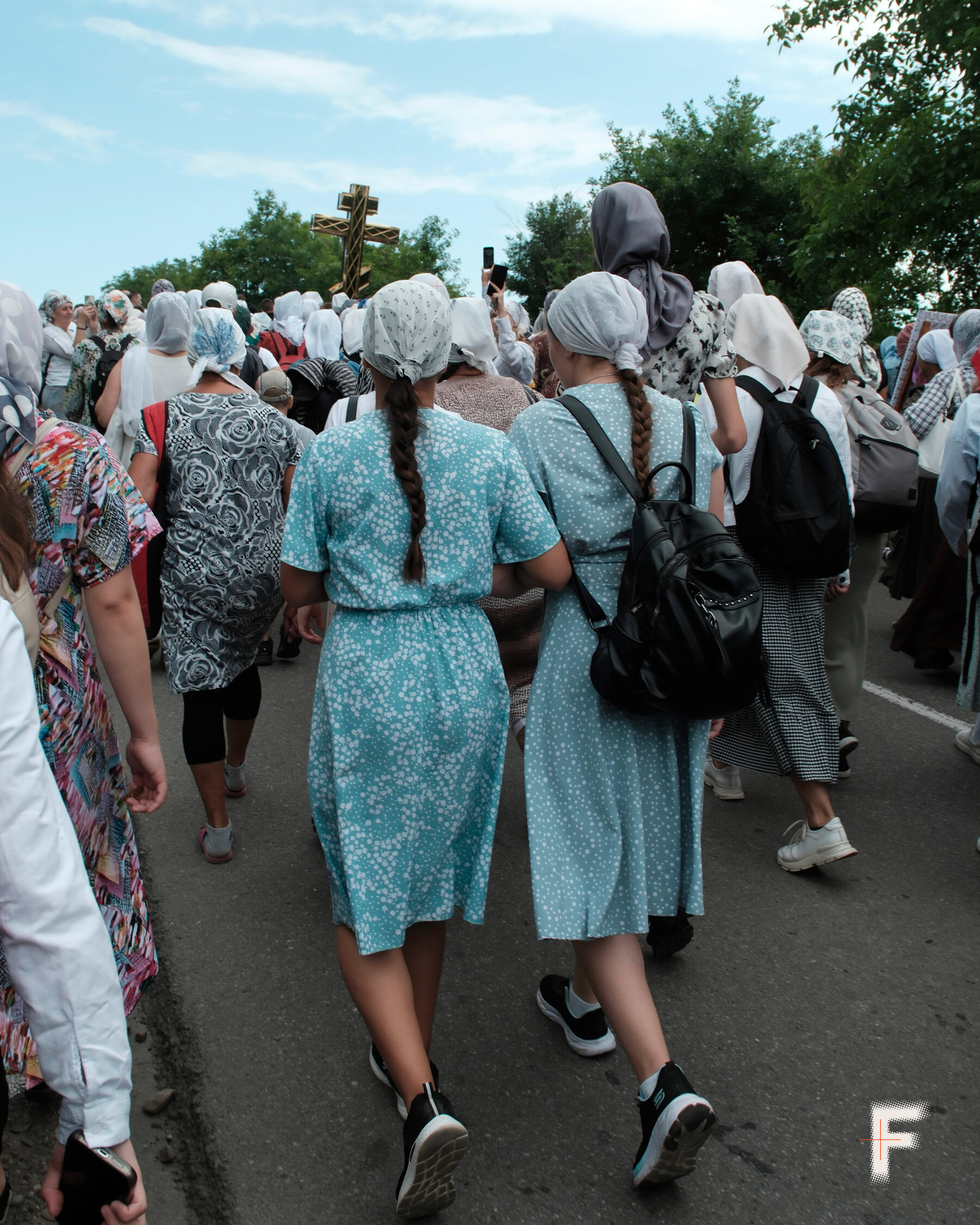 Хода віри чи виклик безпеці: як старі ритуали виживають всупереч реальності війни