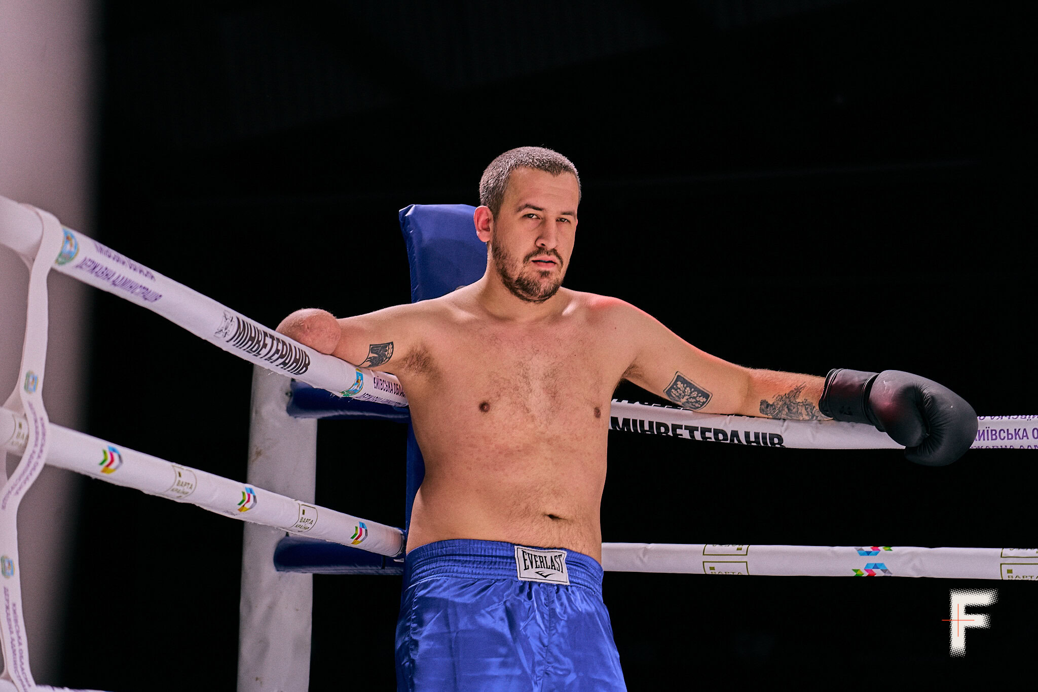 Ветеран російсько-української війни Геннадій Бойко за кілька хвилин до початку боксерського поєдинку