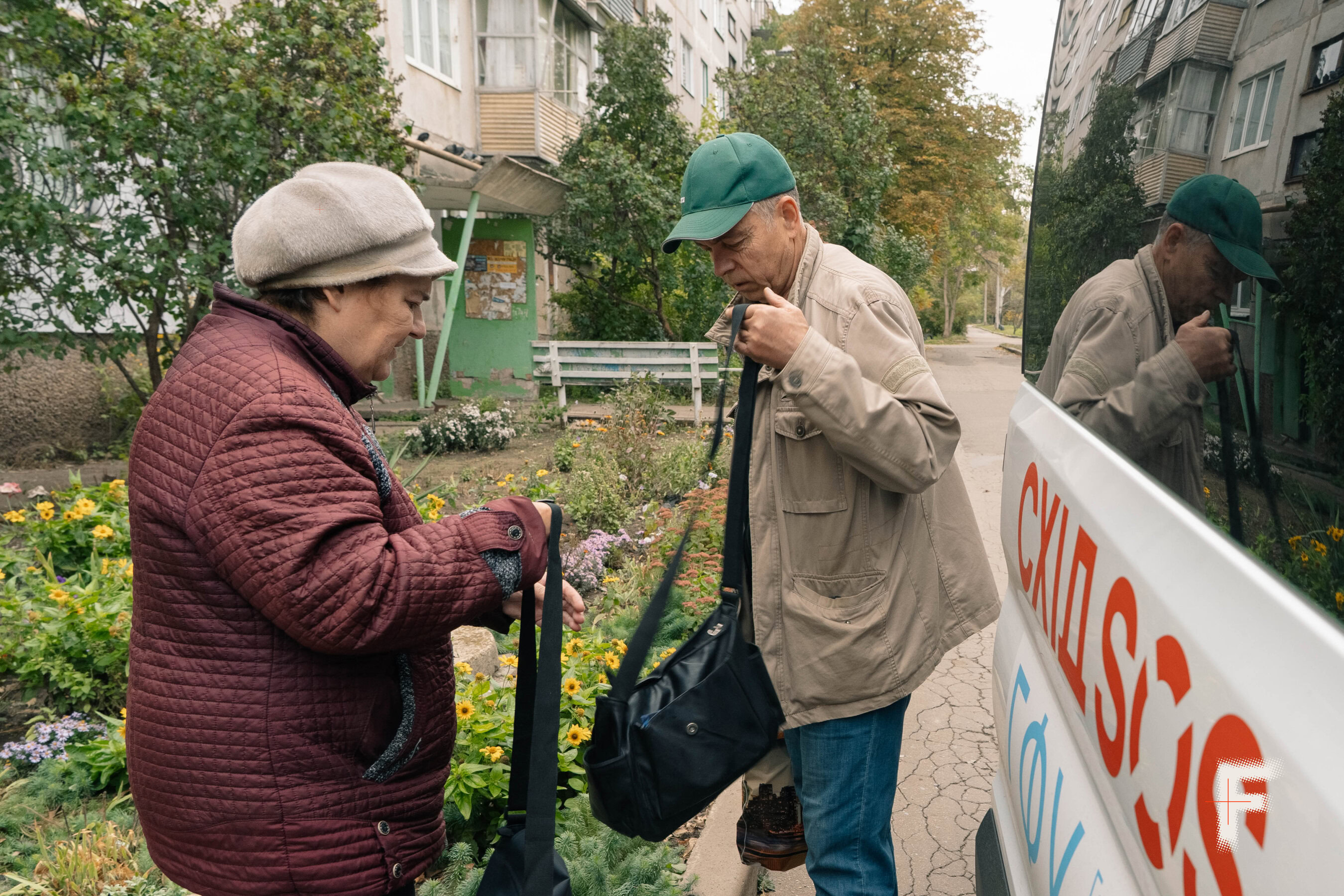 Валентина та Олександр Питькіни в Дружківці, Донецька область, під час евакуації цивільних
