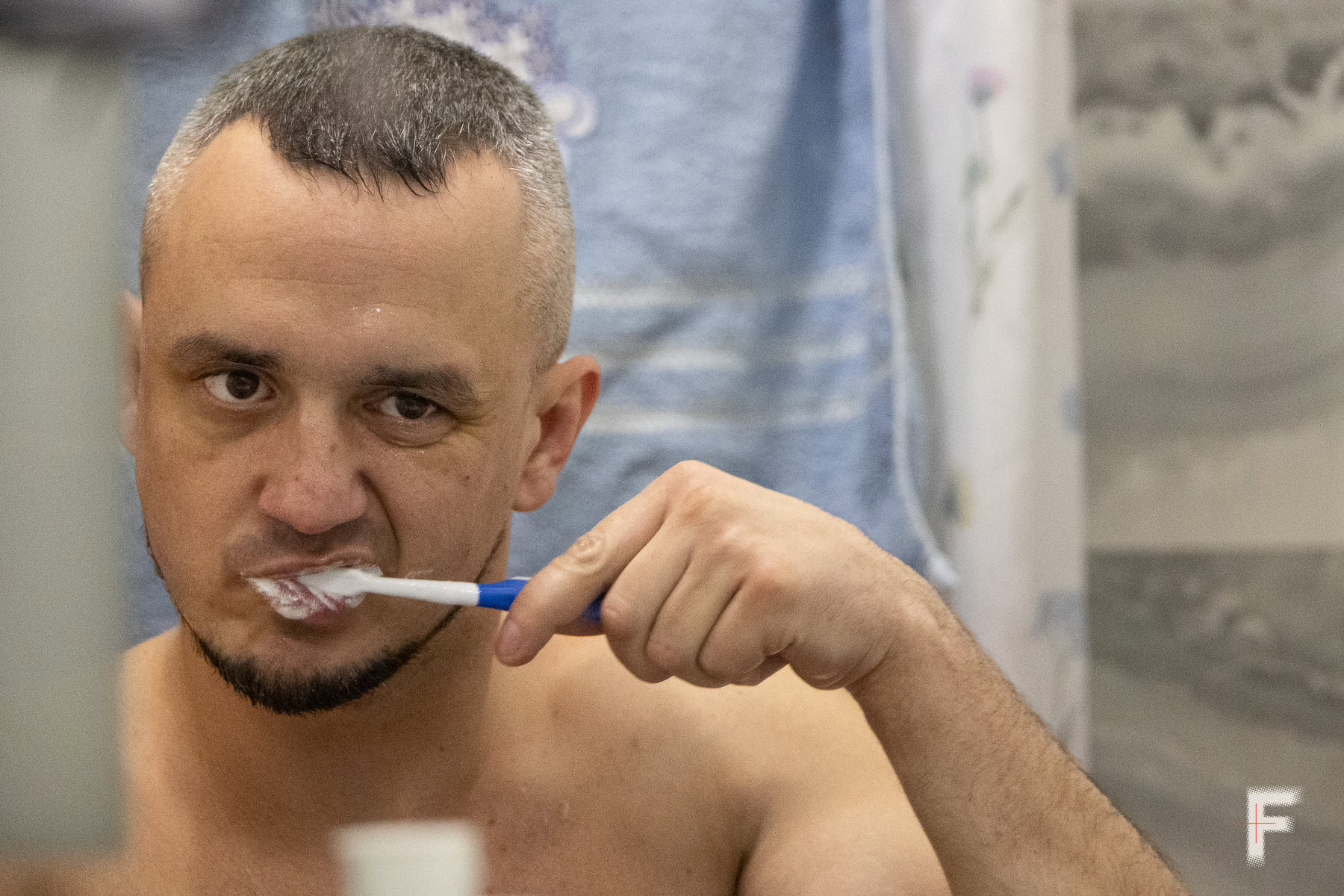 Повернутись до життя: ветеран встав із крісла після поранення хребта
