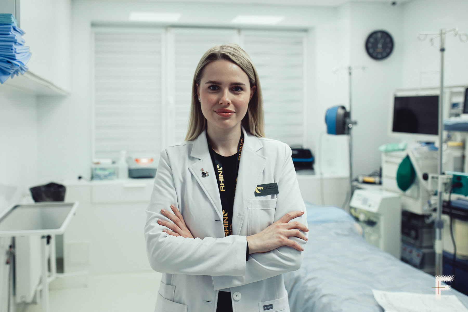 Портрет хірургині Катерини Актіінової в медичному закладі.