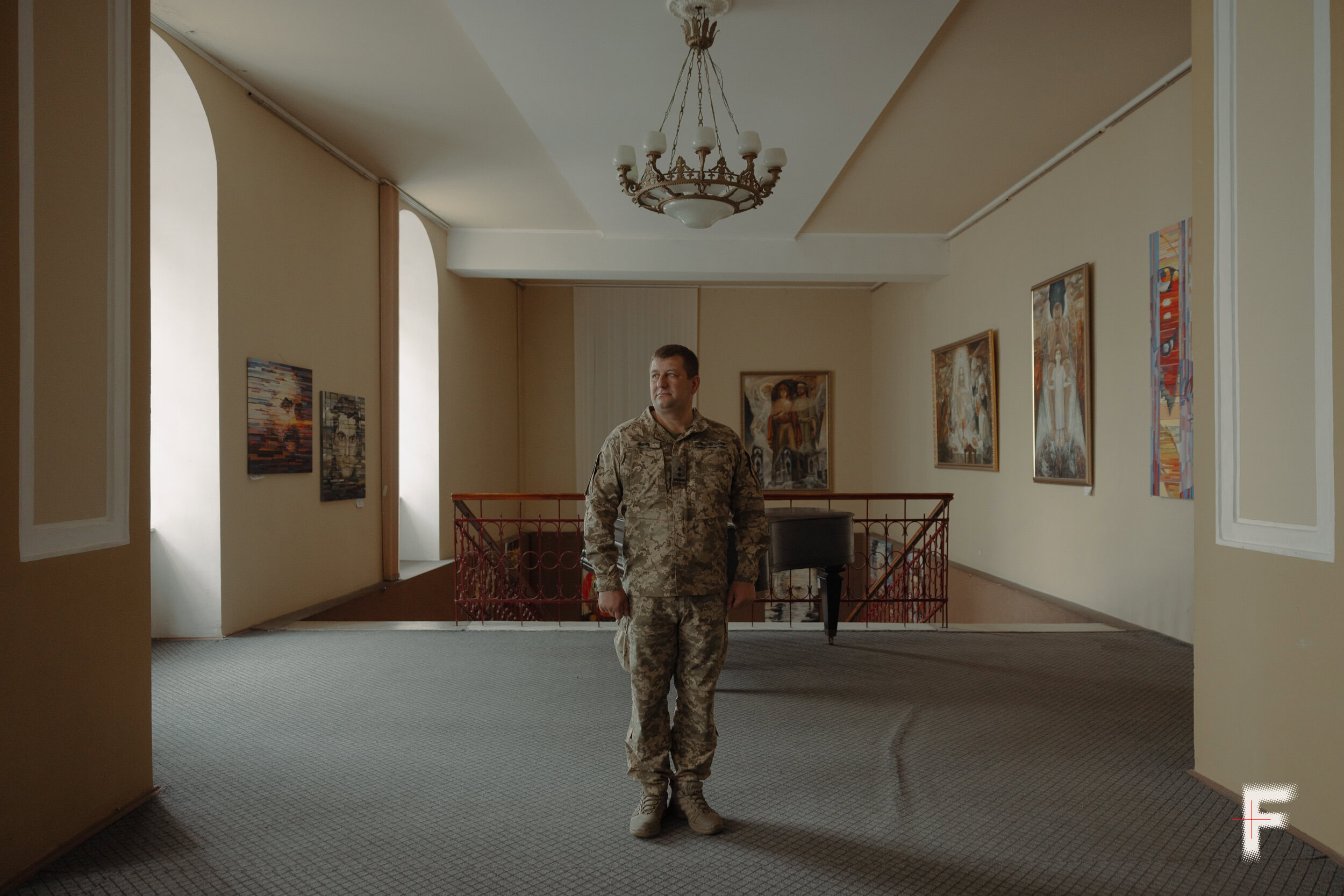 Підполковник Віктор Цапура, начальник військового оркестру, портрет у Львові, 2026