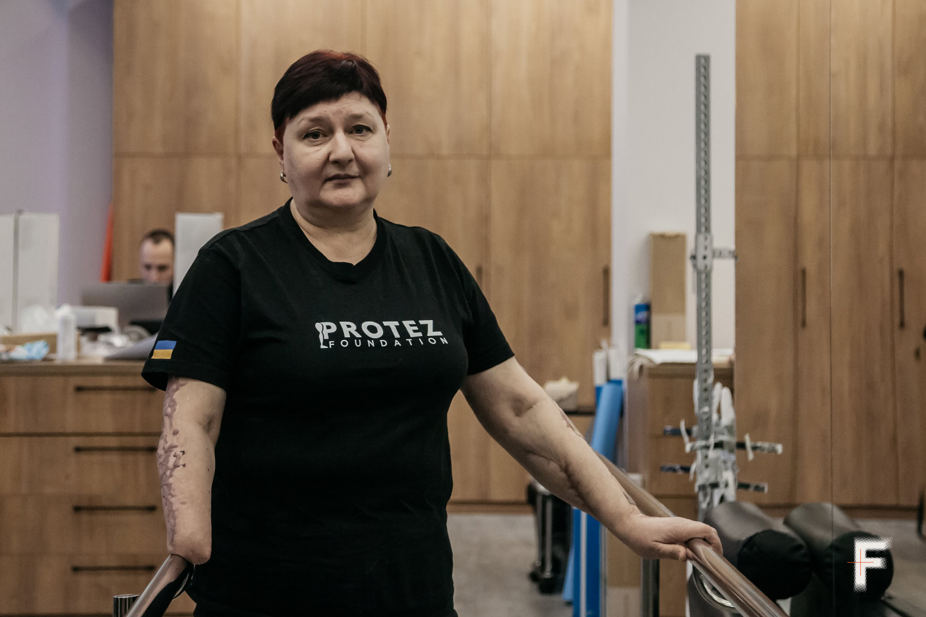 Портрет Ірини Коваленко, яка втратила руку внаслідок війни, Україна, 2026