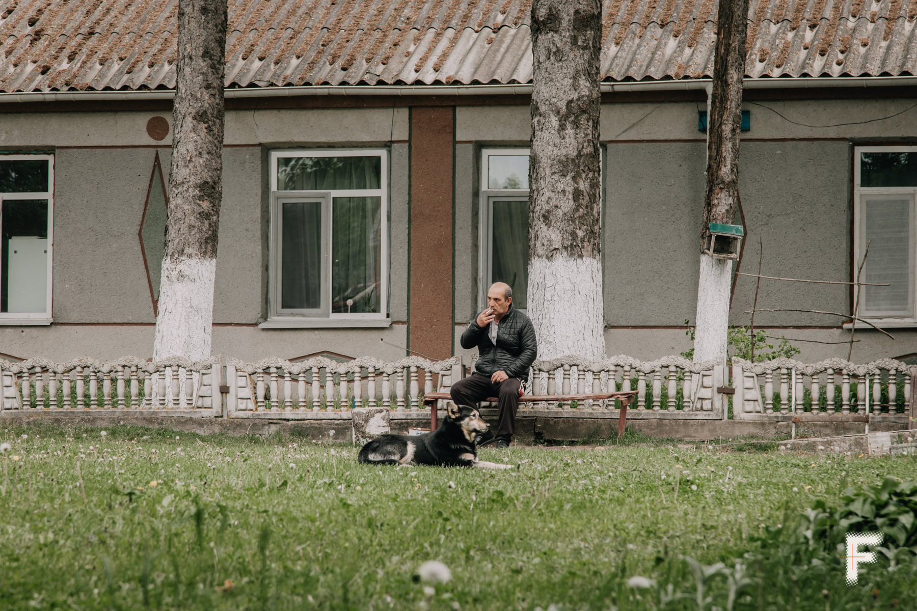 Місце тимчасового проживання для евакуйованих облаштоване в приміщенні колишньої школи в Семках.