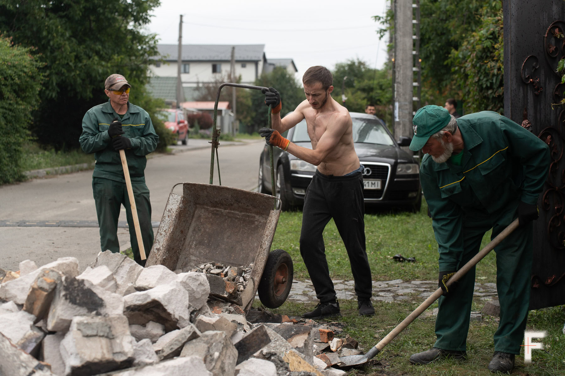 Після трагедії: як живе Вишневе, де детонація знищила сотні будинків