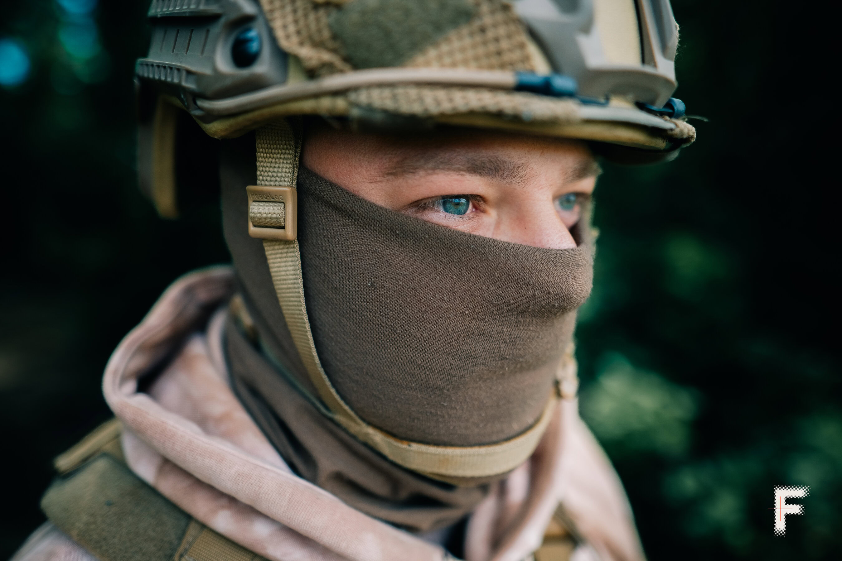 Портрет військовослужбовця батальйону «Black Sky» бригади «Спартан» на позиції в Донецькій області.