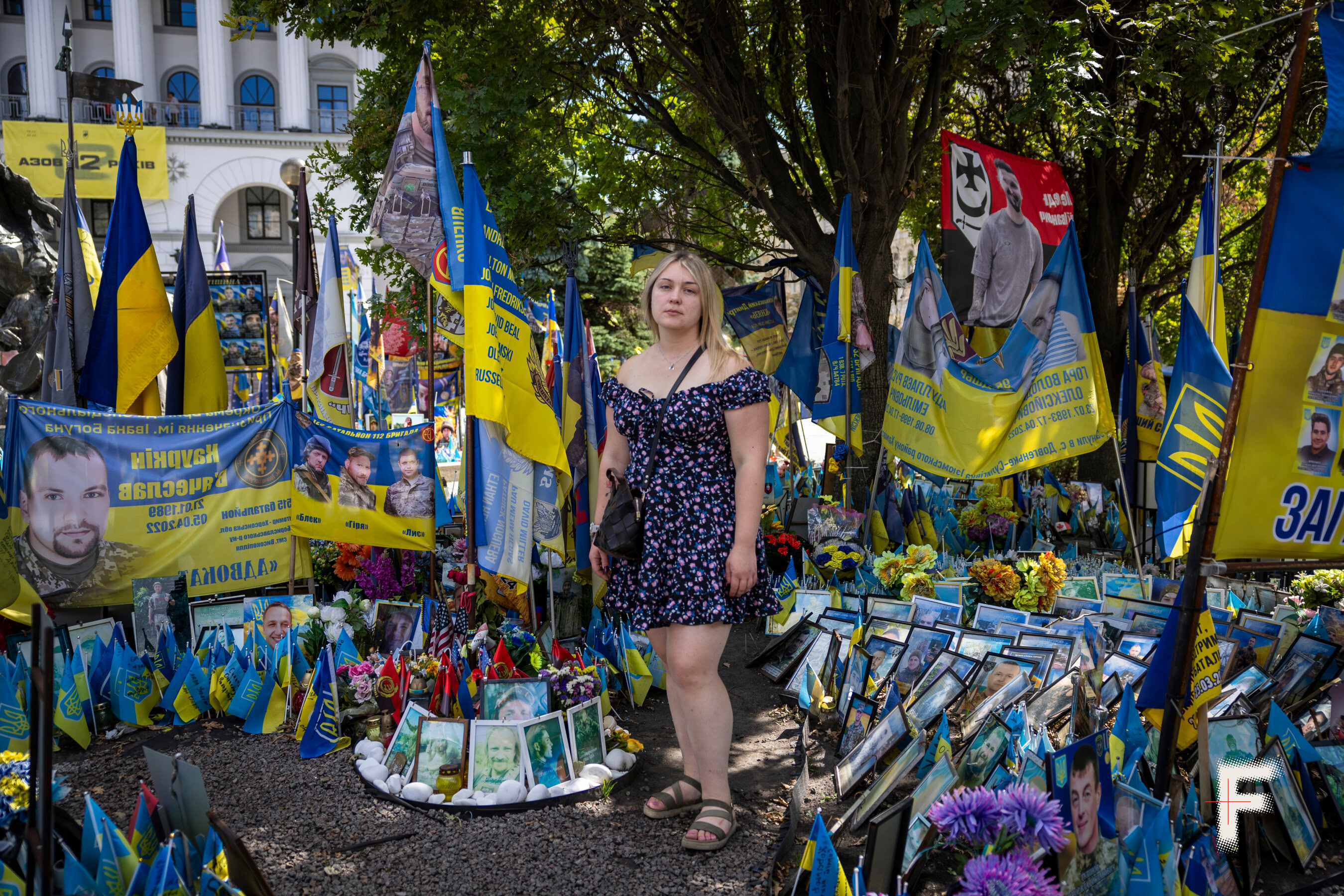 Марія Білаш, дружина загиблого Героя України Євгена Білаша - Майдан Незалежності Київ